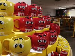 -m豆巧克力世界(上海世茂广场店)