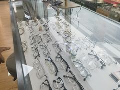 -优视觉视光中心•青少年近视防控(新世界中心写字楼店)