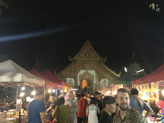 -周日夜市