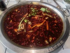 经典红锅-蛙一刀·麻椒鱼火锅(金仙桥店)
