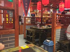-宽板凳老灶火锅(台湾街店)