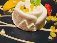 自制焦糖坚果冰糕-YUE·6·西式融合餐厅(外滩六号店)