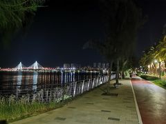 -万绿园