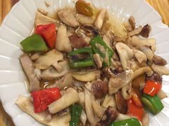 素炒野生菌-小锅巴纳西餐厅