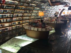 -钟书阁(珍园店)