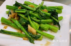 Stir-Fried Three-Inch Mustard Greens