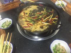 石灰市芋儿鸡-石灰市毛记烧鸡公(解放碑店)