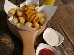 -HIGH FIVE哈福手工汉堡(桂林路店)