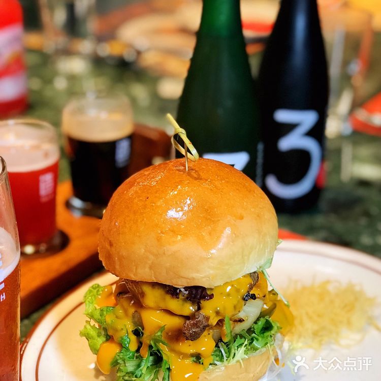 郑州必吃榜造·精酿餐厅开来西安啦万象天地新店开业6