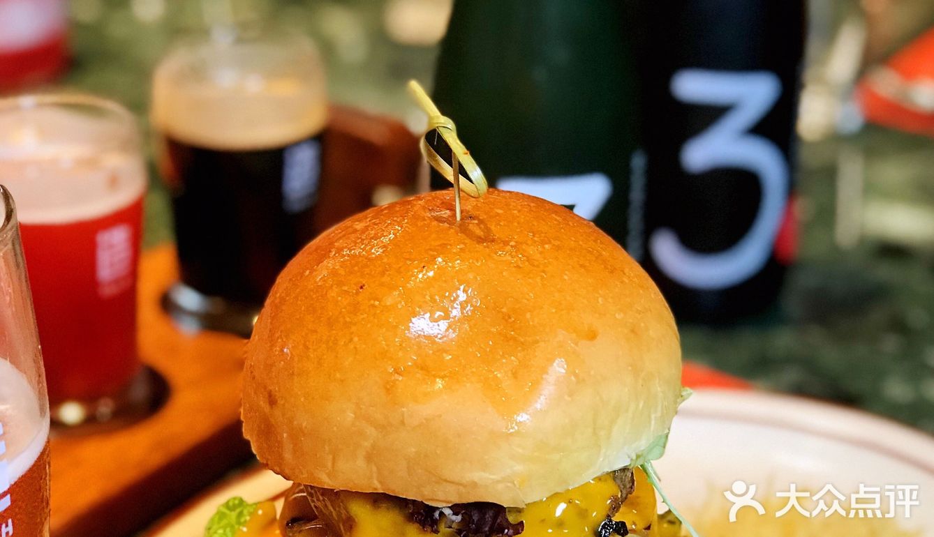 郑州必吃榜造·精酿餐厅开来西安啦万象天地新店开业6