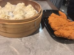 -莱莱小笼·乔艾