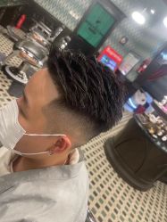 -海文先生国潮烫染男士理发馆