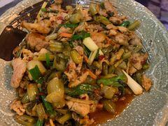酸菜肉片-益恒饭店乡间白族菜(古城总店)