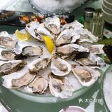 我们坐的是房间,有个姐姐专门负责招待