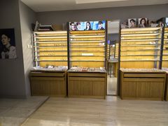 -优医视平价眼镜蔡司依视路折扣工厂店(德胜门店)