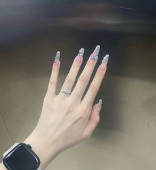 -瞧·享轻奢美甲美睫