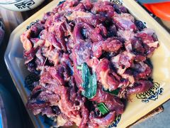 -黄利砖万峰林布依特色酸笋牛肉馆