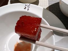 黑松露苹果红烧肉-江上荟·创意中国菜(绿地缤纷城店)