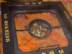 -老牌坊云南鱼豆花火锅(爱建店)