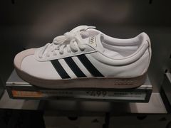 -观澜湖新城运动奥莱区