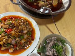 -大众跷脚牛肉馆·非遗传承单位(峨眉山店)