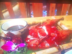 -老滇山寨•云南特色菜•地方菜•民族风情歌舞表演(金碧店)