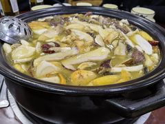 野生菌汤锅-菌之家·专业纯野生菌火锅·特色炒菌