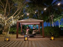 -三亚艾迪逊酒店·海滩烧烤 BARBACOA·现场乐队·浪漫晚餐·烧烤海鲜