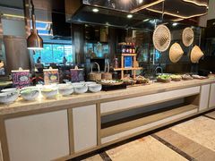 -大中华希尔顿酒店-念自助餐·嗨啤·小龙虾