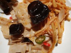 免费小菜-海底捞火锅(公益西桥店)