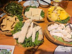 -民食香·腊排骨野生菌美食(木府店)