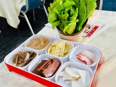 -猪三哥肥肠鸡川菜小炒