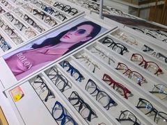 -英伦眼镜蔡司依视路折扣店(通州万达店)