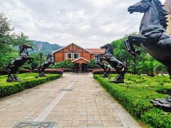 -梦娜斯庄园