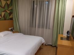 -格美酒店(合肥南站罍街朱岗地铁站店)