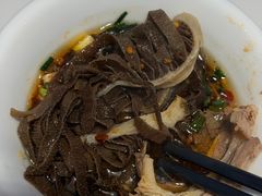 -乡土特色.冷锅鱼.牦牛肉汤锅