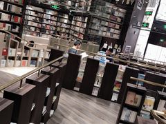 -钟书阁(群光广场店)