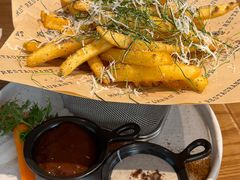 -Mark&Mars Restaurant