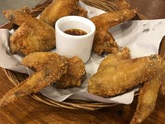 炸鸡翅-Naughty Nuri’s Phuket