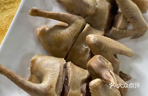 Steamed Pigeon in White Sauce