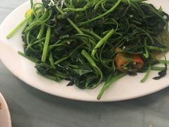 -容里煲仔饭(利丰北路店)