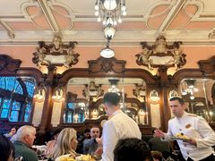 -Majestic Café