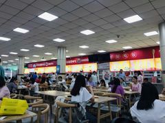 大堂-财经大学学生公寓食堂