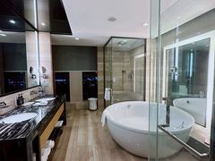 -天津梅江中心皇冠假日酒店