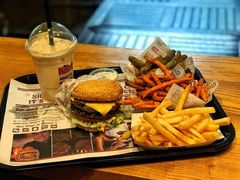 -The Habit Burger Grill 哈比特汉堡(爱琴海店)