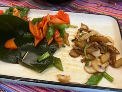 -香巴拉云南餐厅(华莱坞店)