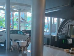 -成都中升之星奔驰4S店