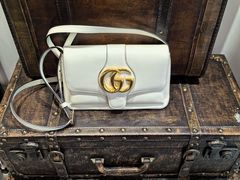 -小飞侠奢侈品回收 寄卖 养护(宝山宝龙广场店)