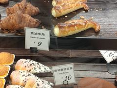 黄油牛角-红跑车HPCBAKERY(汉商店)