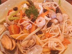 -SISTERS BAR RESTAURANT川意酒馆(嘉善老市H楼店)